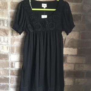 NWT Feminine LBD with rosette collar